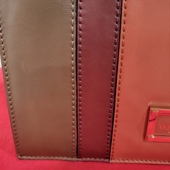 Bags - Picture 2 of 16